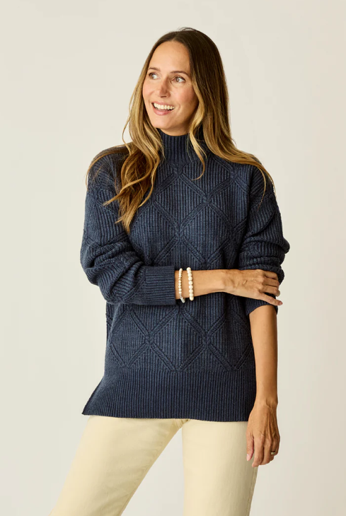 WOMEN'S HOODIES & SWEATERS – Wildernest Inc
