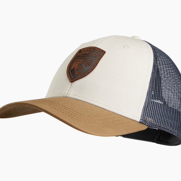 RUSTIK BORN TRUCKER